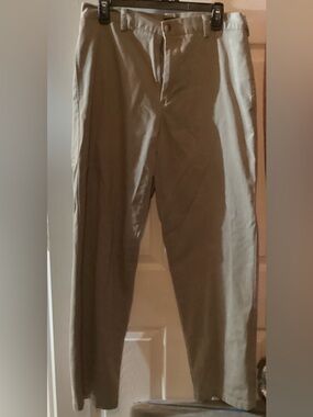 Izod Men's Tan Straight-Leg Chinos